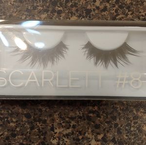 Huda Beauty Scarlett #8 Lashes